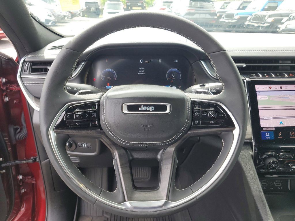 2024 Jeep Grand Cherokee Overland - Photo 17