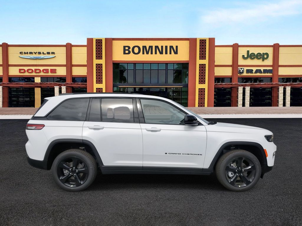 2025 Jeep Grand Cherokee Limited photo 4