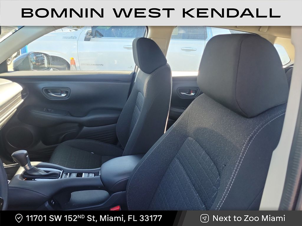 2024 Honda HR-V LX photo 3
