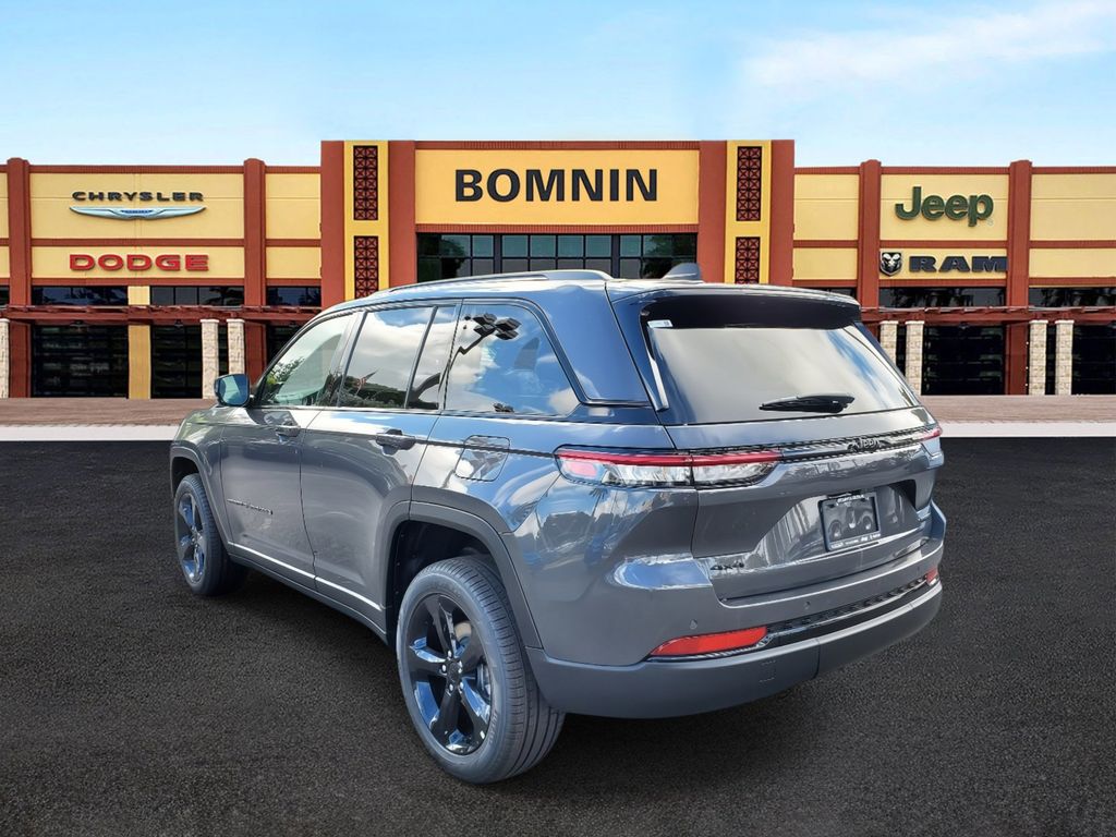 2025 Jeep Grand Cherokee Limited photo 4