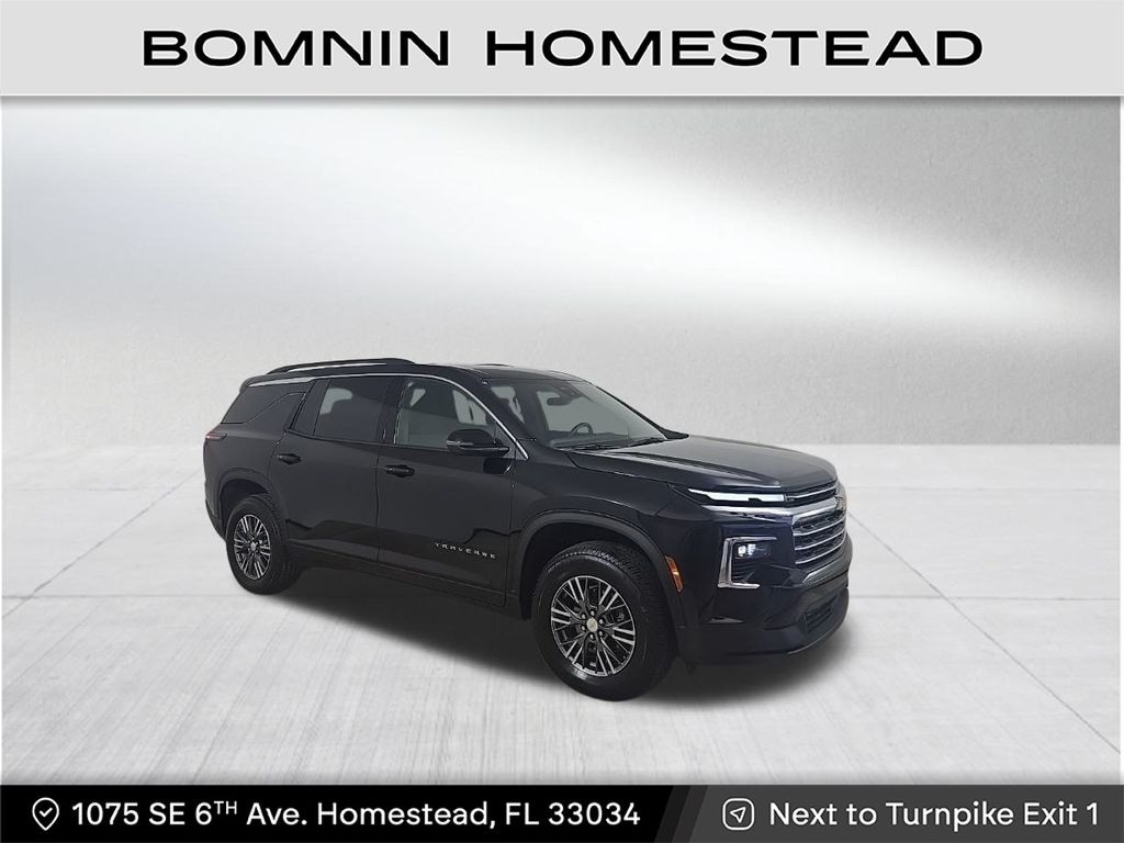 Used 2025 Chevrolet Traverse LT SUV