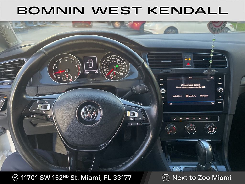 2018 Volkswagen Golf TSI SE photo 4