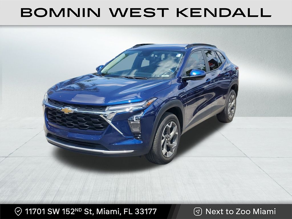 2024 Chevrolet Trax LT photo 3
