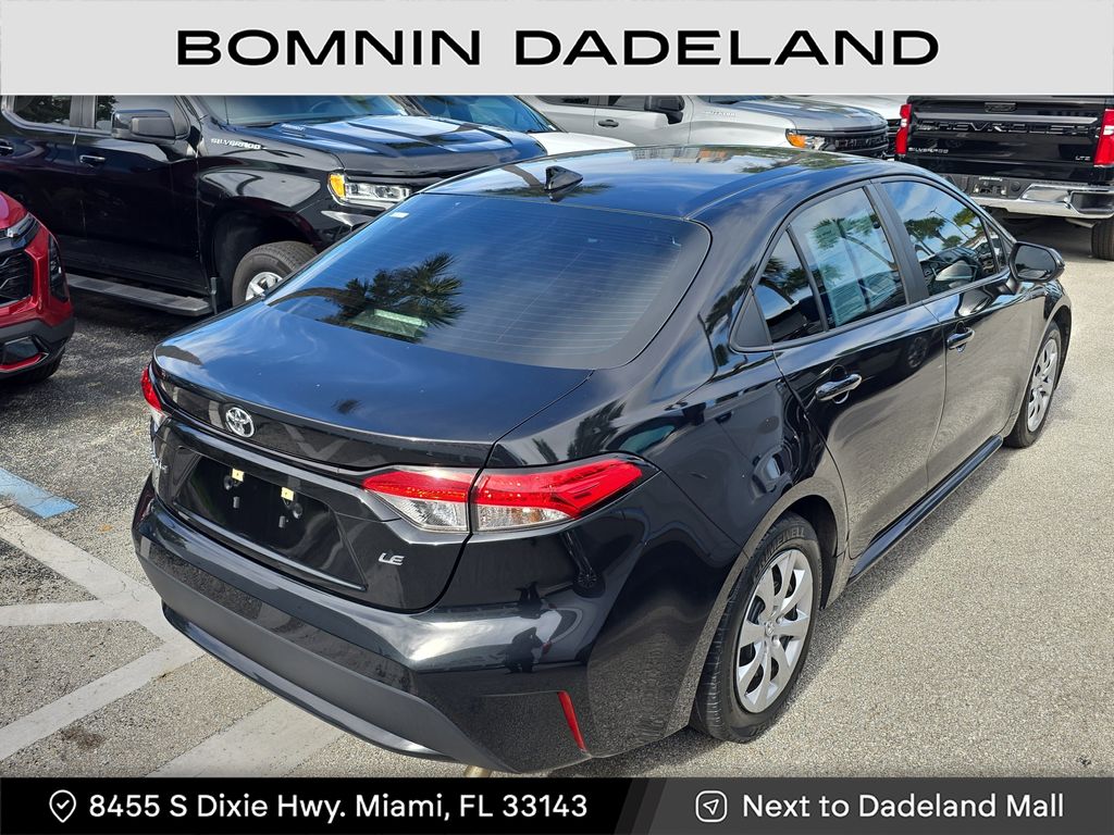 2022 Toyota Corolla LE photo 4