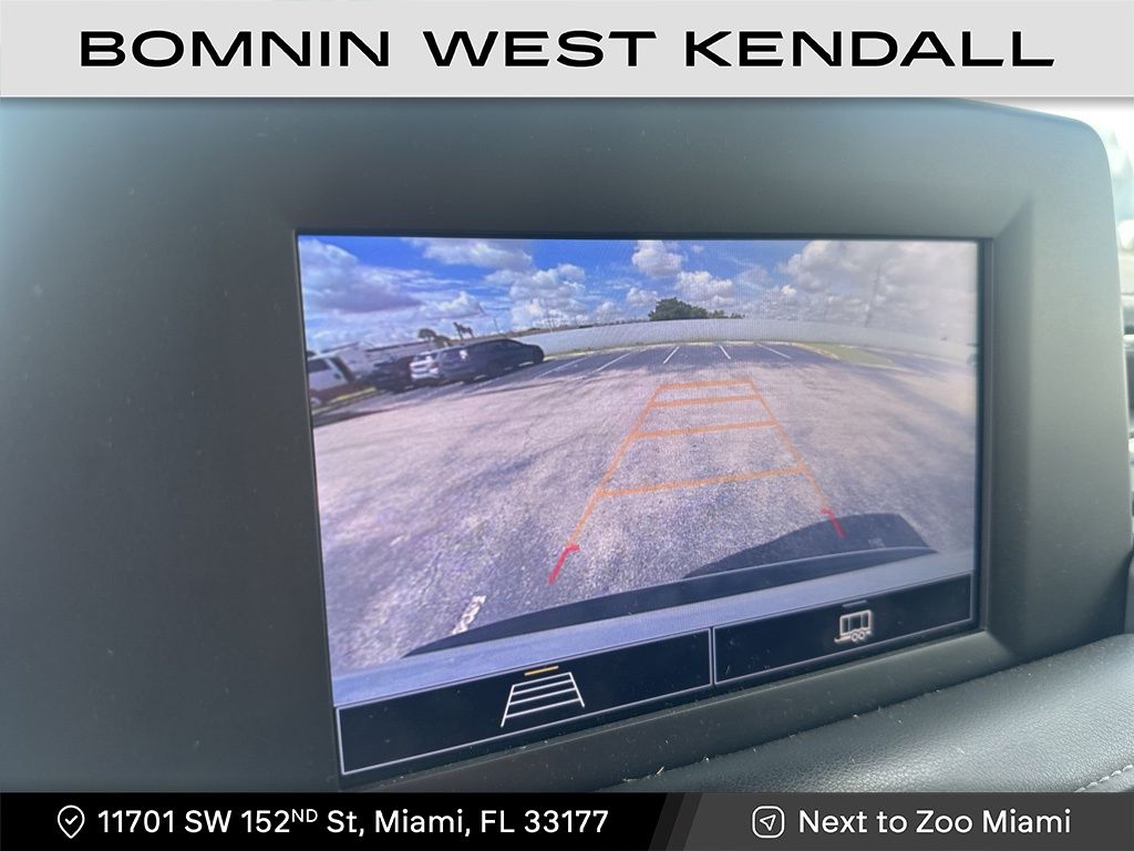 2023 Chevrolet Suburban LS photo 3