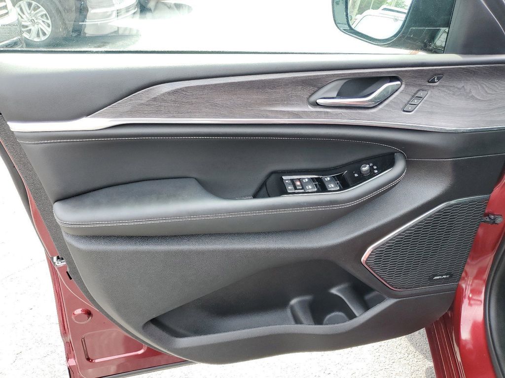 2024 Jeep Grand Cherokee Overland - Photo 14