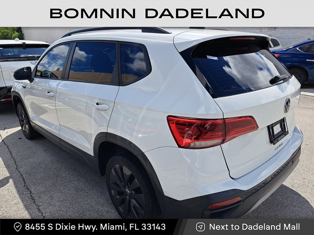 2022 Volkswagen Taos S photo 3