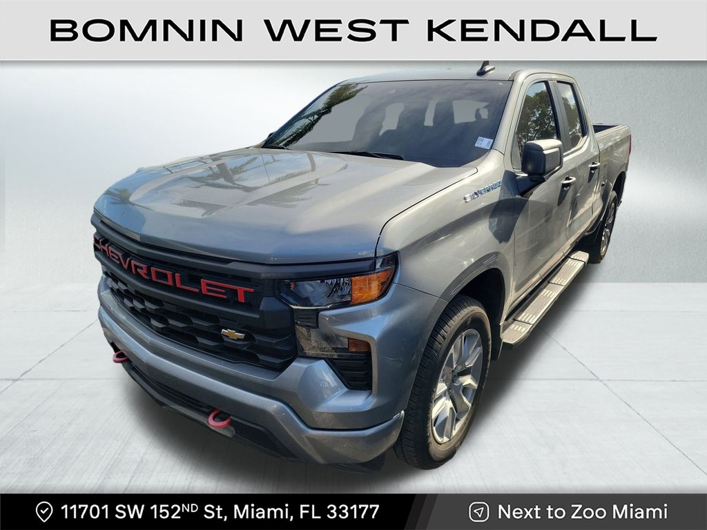 2024 Chevrolet Silverado 1500 Custom photo 2