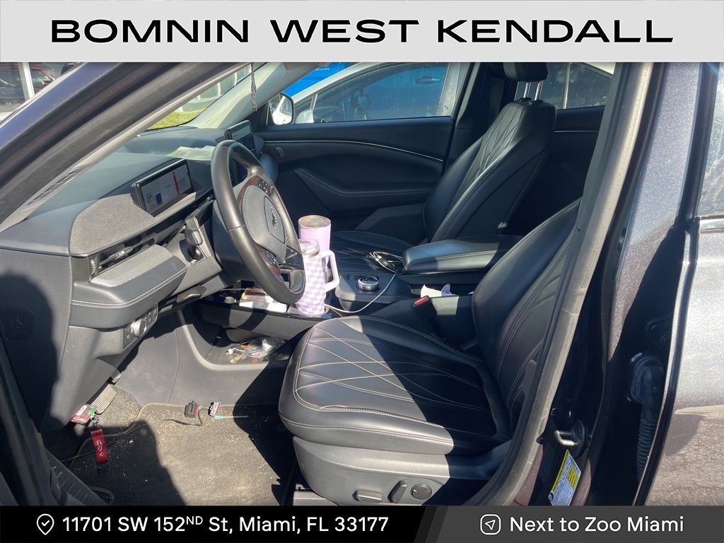 2021 Ford Mustang Mach-E Select photo 3