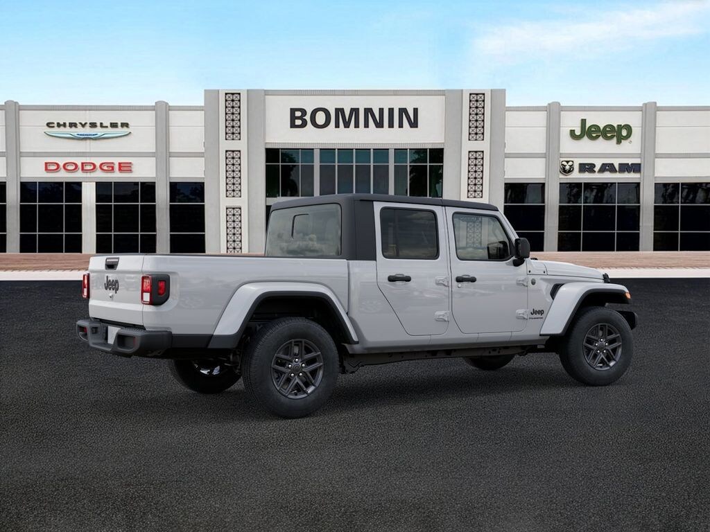 New 2026 Jeep Gladiator Sport S Pickup