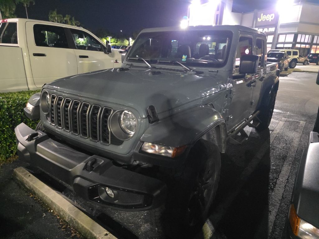 2025 Jeep Gladiator Sport photo 2