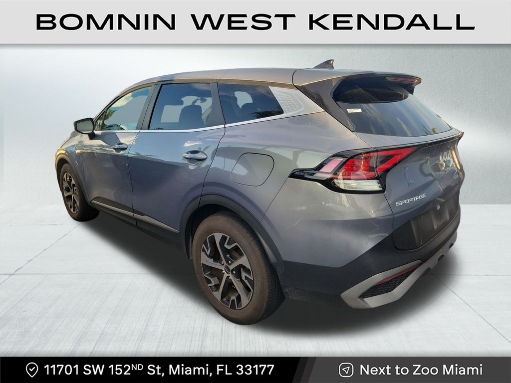 2023 Kia Sportage EX photo 3