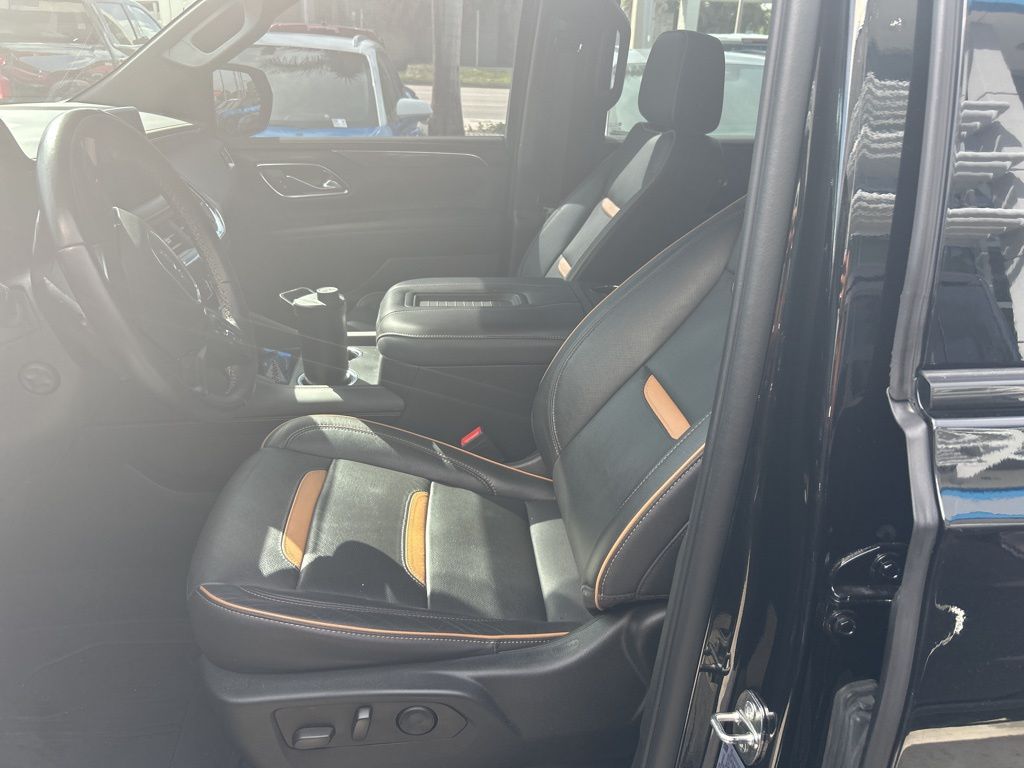 2023 Gmc Yukon AT4 photo 2