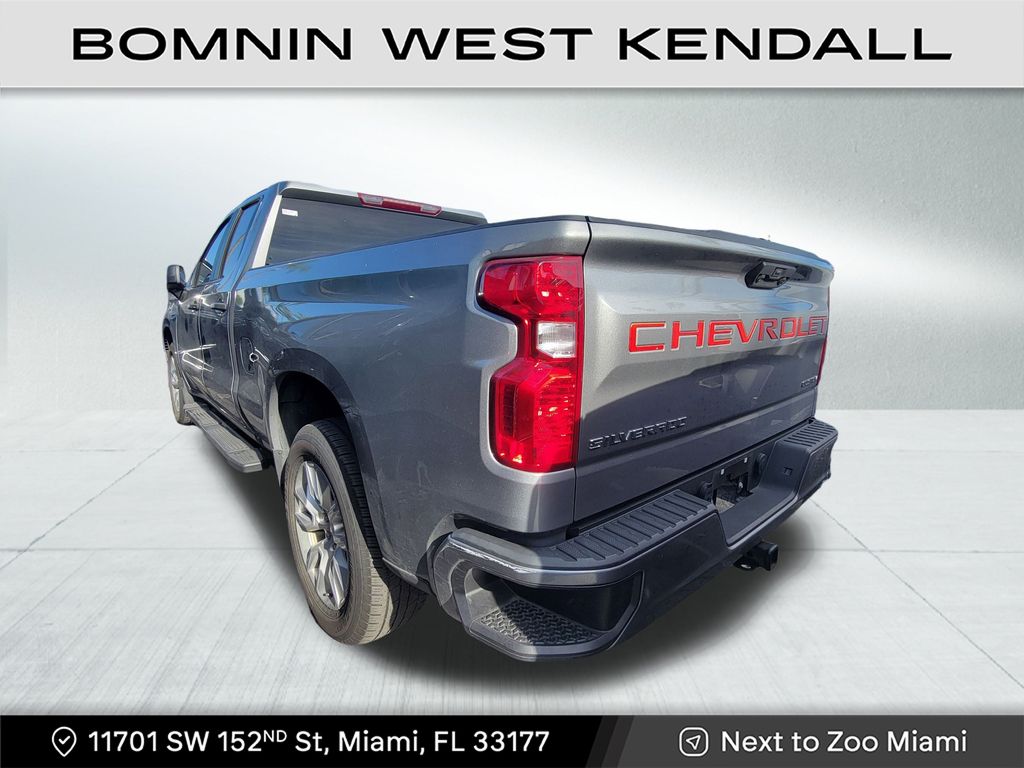 2024 Chevrolet Silverado 1500 Custom photo 3