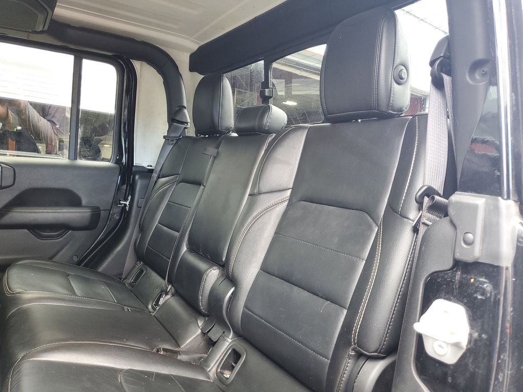 2022 Jeep Gladiator Overland photo 12