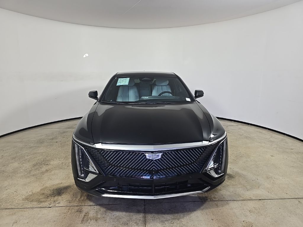 2024 Cadillac Lyriq Luxury photo 3