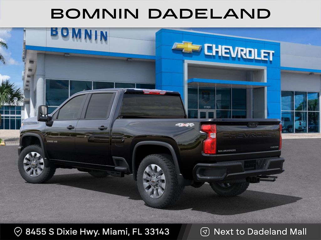 2025 Chevrolet Silverado 2500HD Custom photo 4