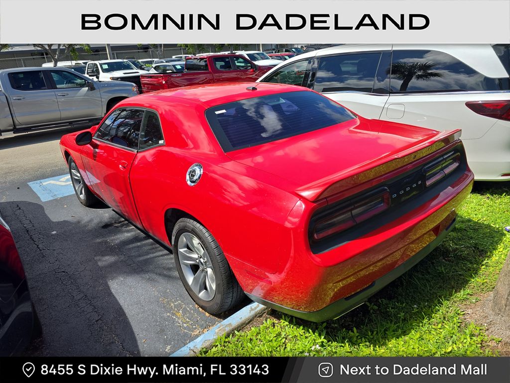 2020 Dodge Challenger SXT photo 4