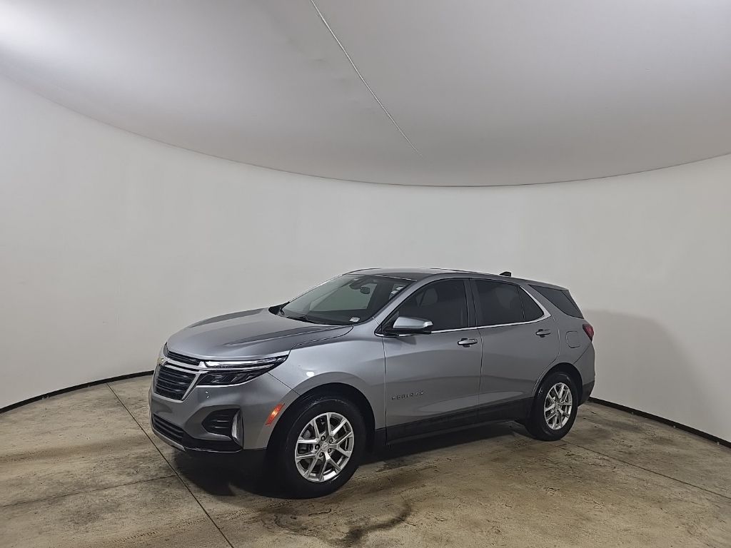2024 Chevrolet Equinox LT photo 2