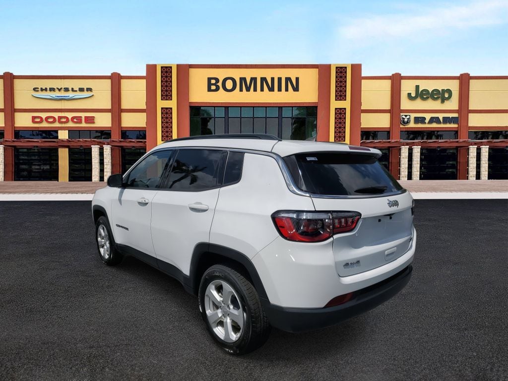 Image 4 of 2022 Jeep Compass Latitude SUV