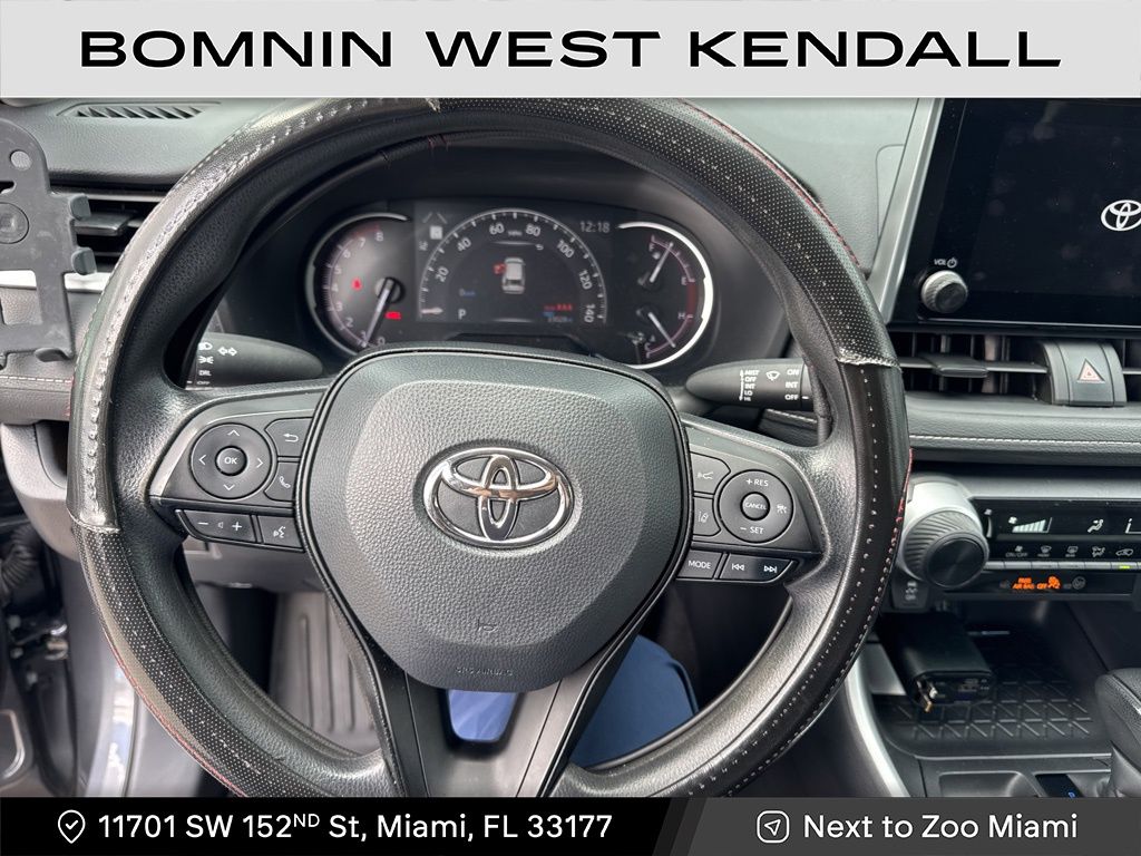 2024 Toyota RAV4 LE photo 4