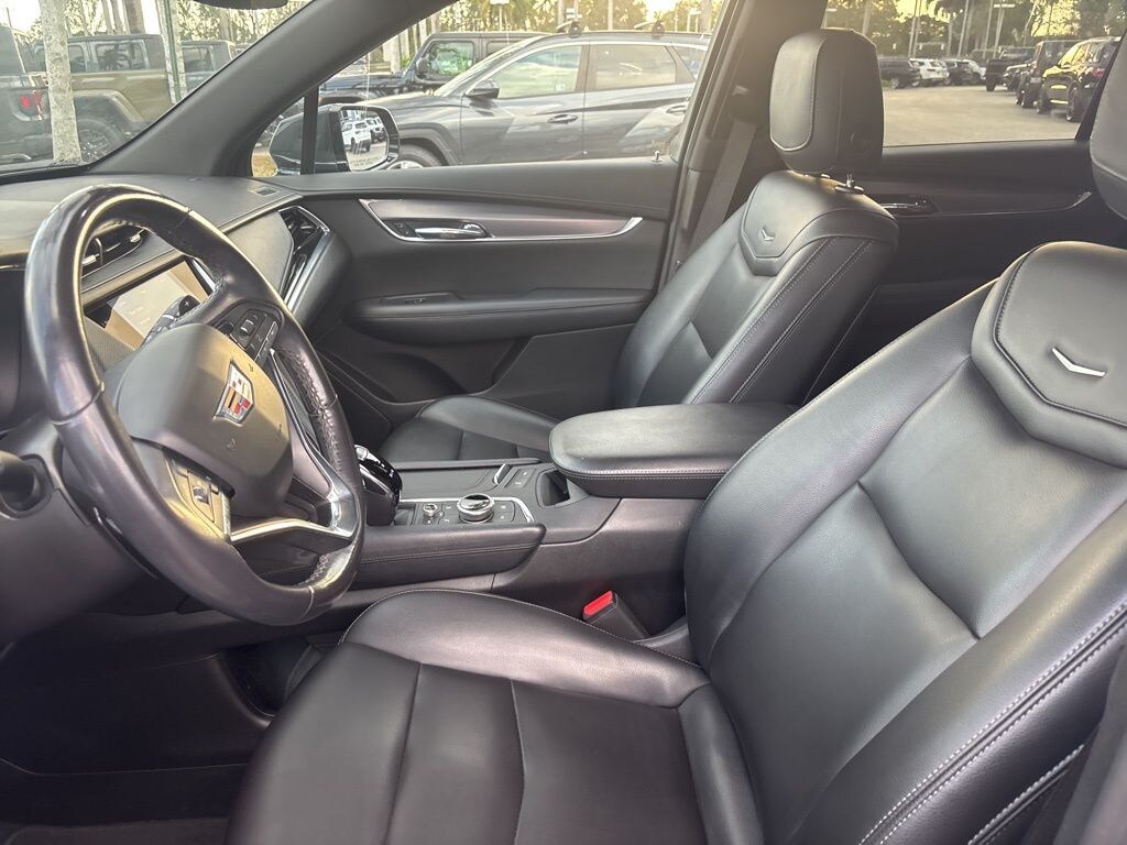 Used 2022 Cadillac XT6 Luxury SUV