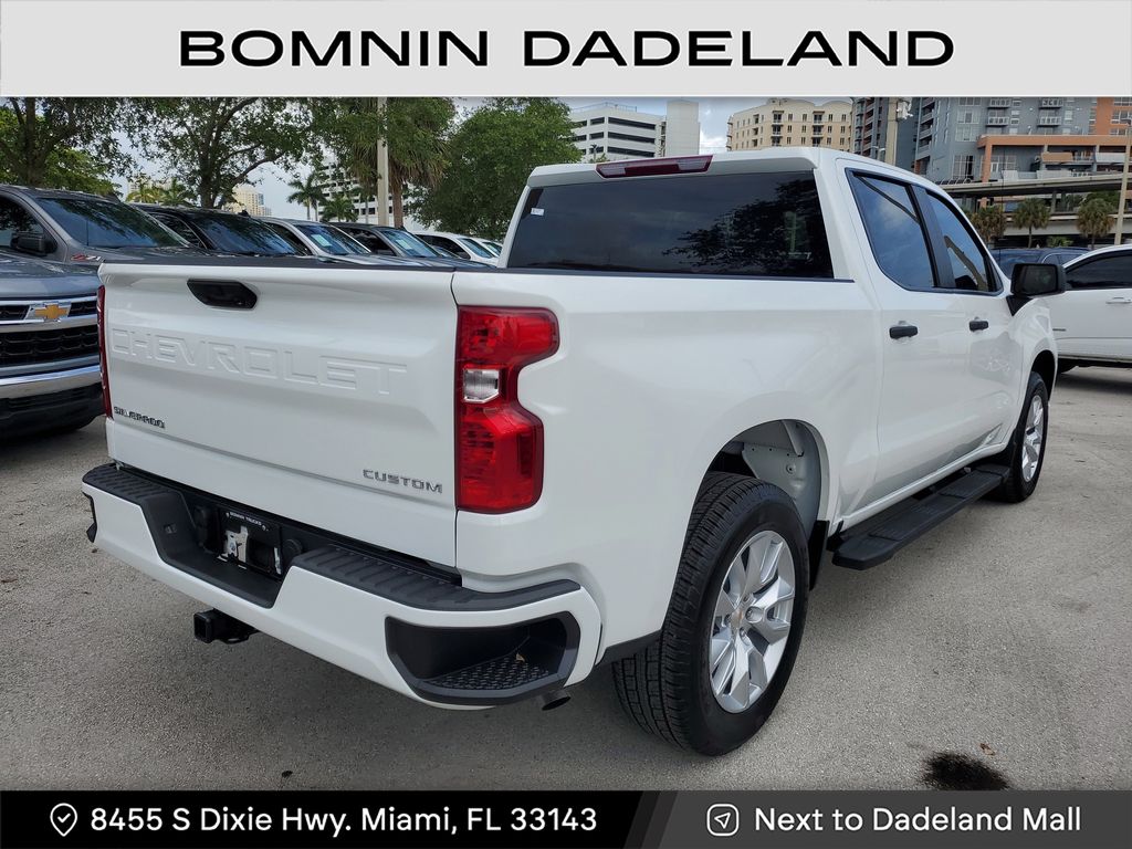 2025 Chevrolet Silverado 1500 Custom photo 4