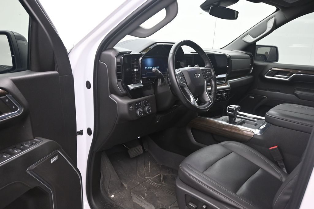 2024 Chevrolet Silverado 1500 RST - Photo 10