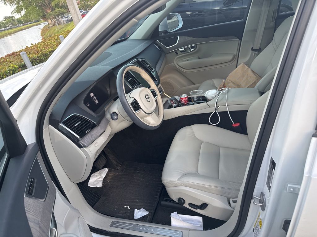 2024 Volvo XC90 Plus photo 3