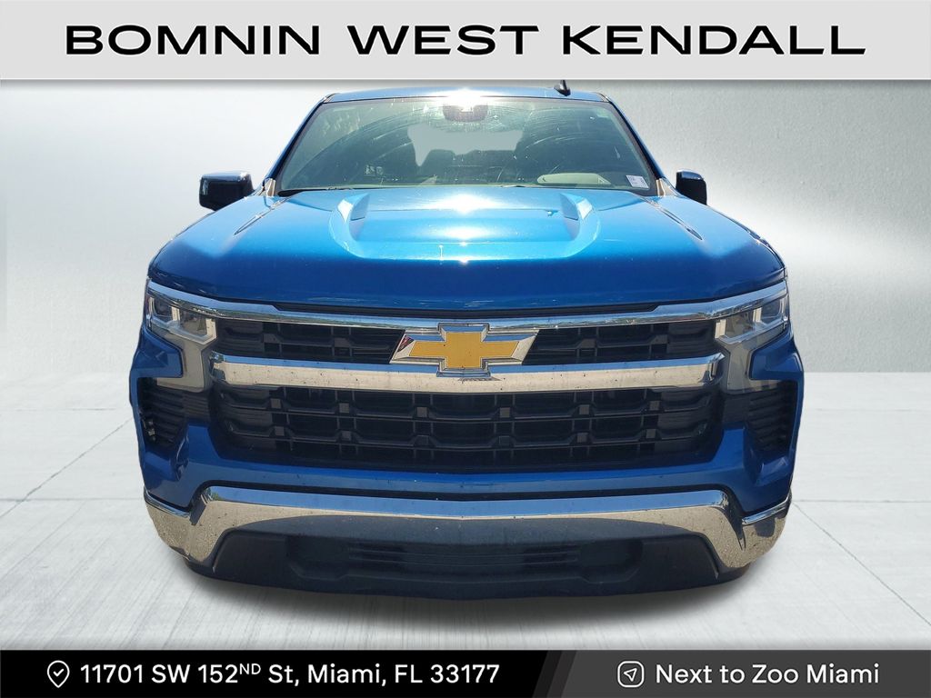 2023 Chevrolet Silverado 1500 LT photo 2