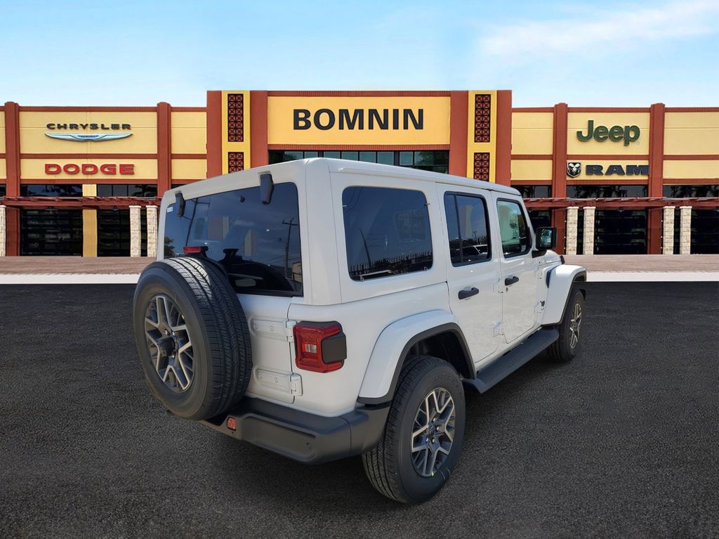 2025 Jeep Wrangler Sahara photo 3