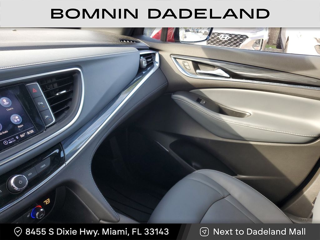 2023 Buick Enclave Essence photo 18