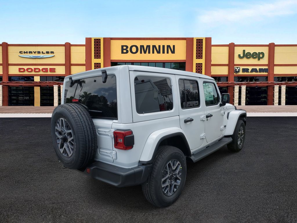 2025 Jeep Wrangler Sahara photo 3