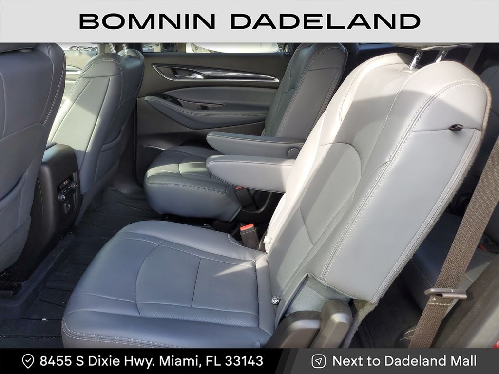 2023 Buick Enclave Essence photo 9
