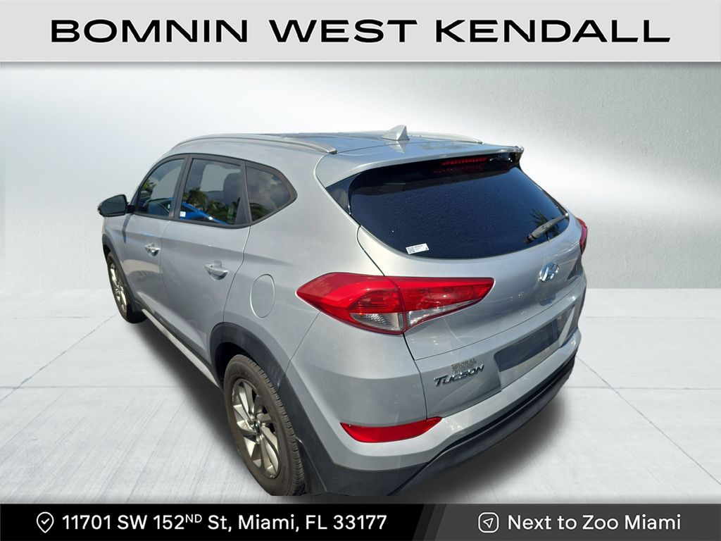 2017 Hyundai Tucson SE Plus photo 3