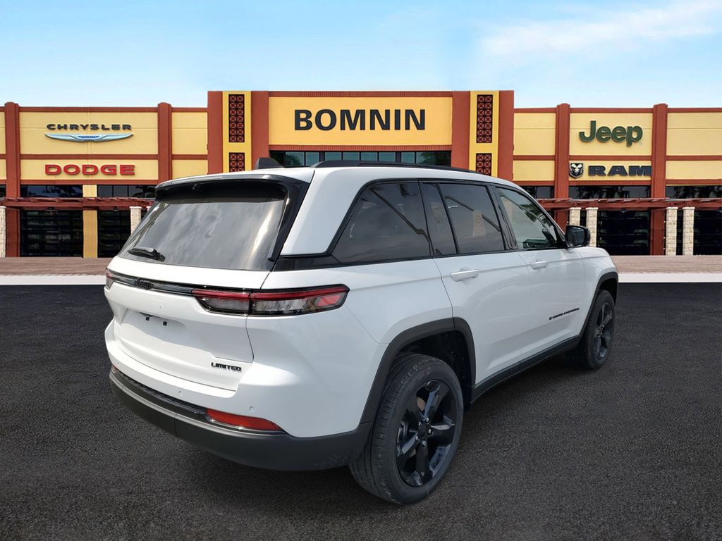 2025 Jeep Grand Cherokee Limited photo 3
