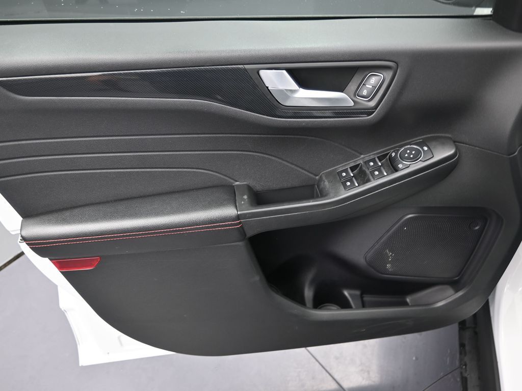 2023 Ford Escape ST-Line - Photo 11