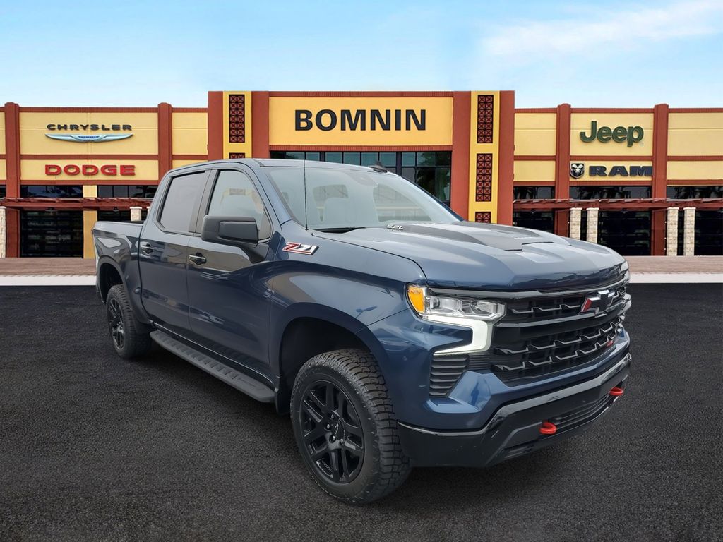 2022 Chevrolet Silverado 1500 LT Trail Boss photo 2