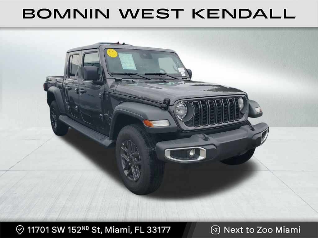 2025 Jeep Gladiator Sport photo 2