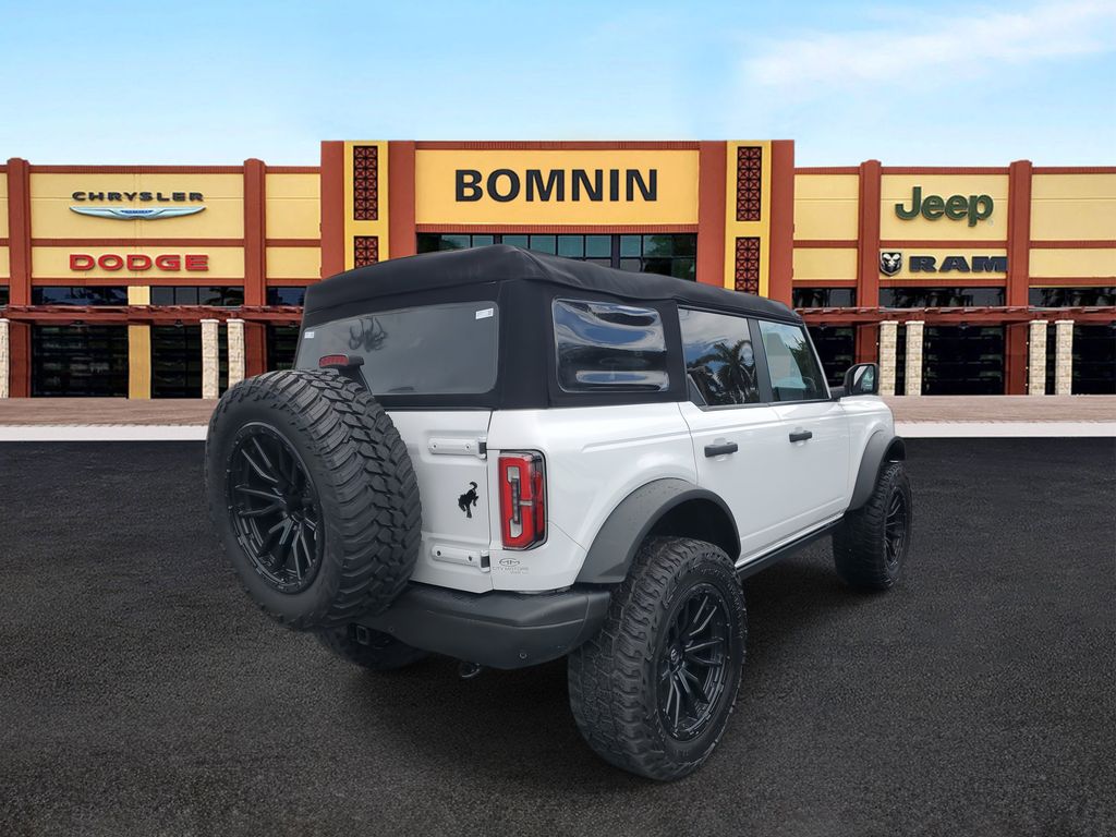 2023 Ford Bronco Badlands photo 3