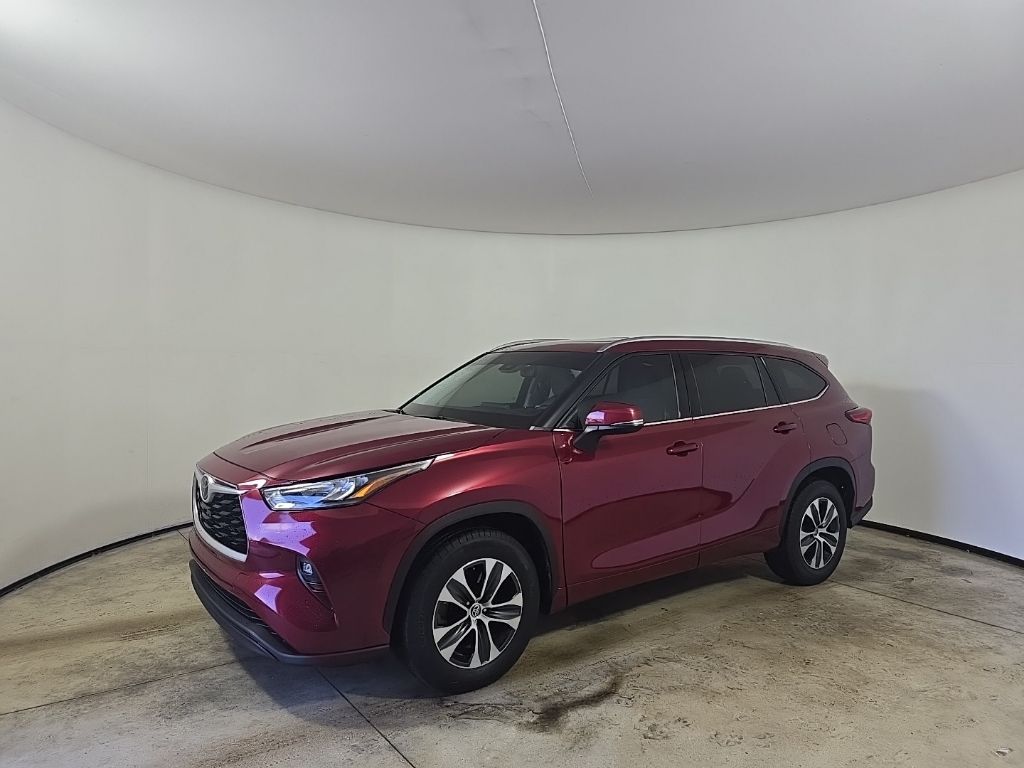 2020 Toyota Highlander XLE photo 2