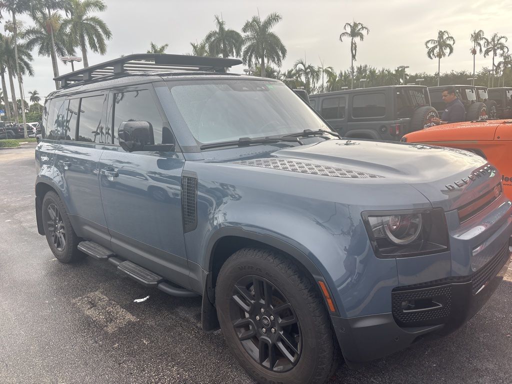 2021 Land Rover Defender 110 SE photo 2