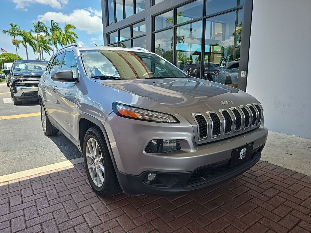 2018 Jeep Cherokee Latitude photo 2