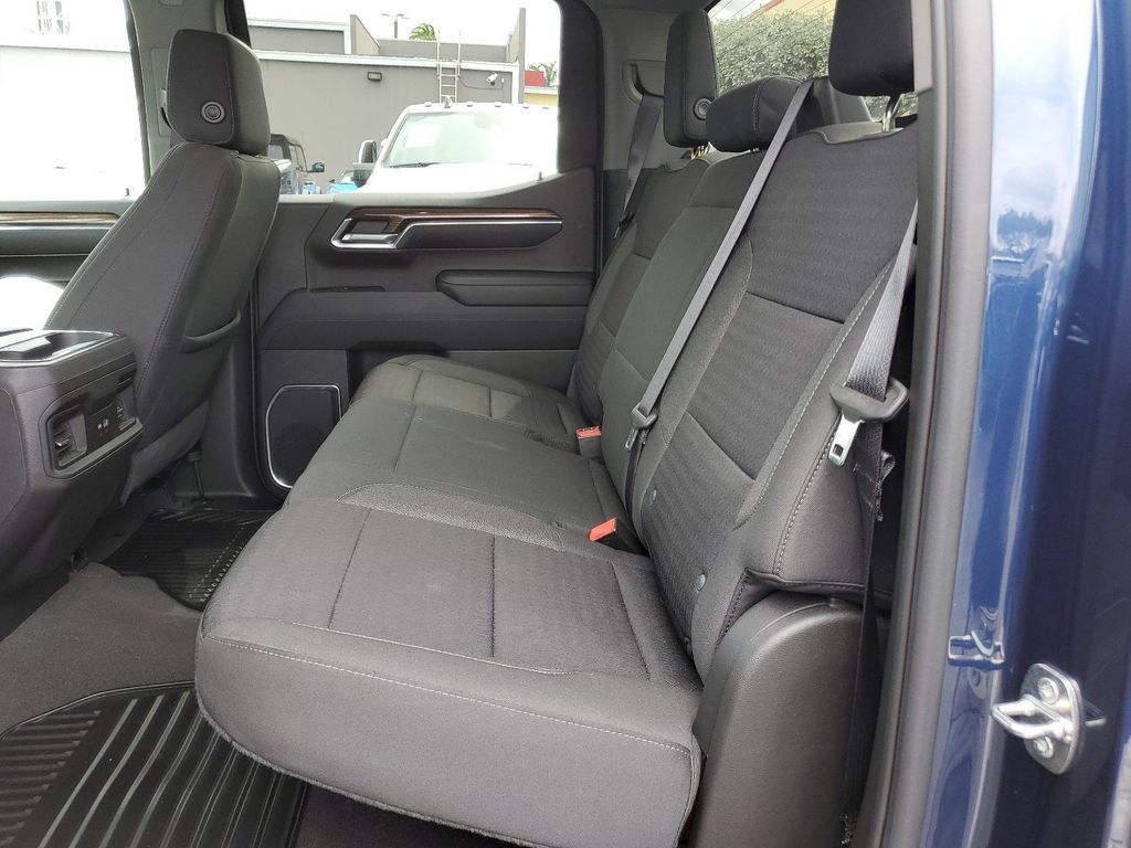 2022 Chevrolet Silverado 1500 LT Trail Boss - Photo 10