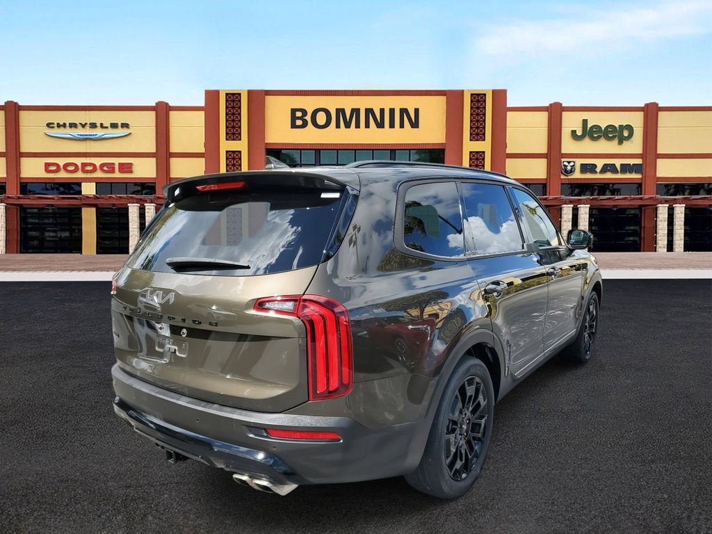 2022 Kia Telluride EX photo 3
