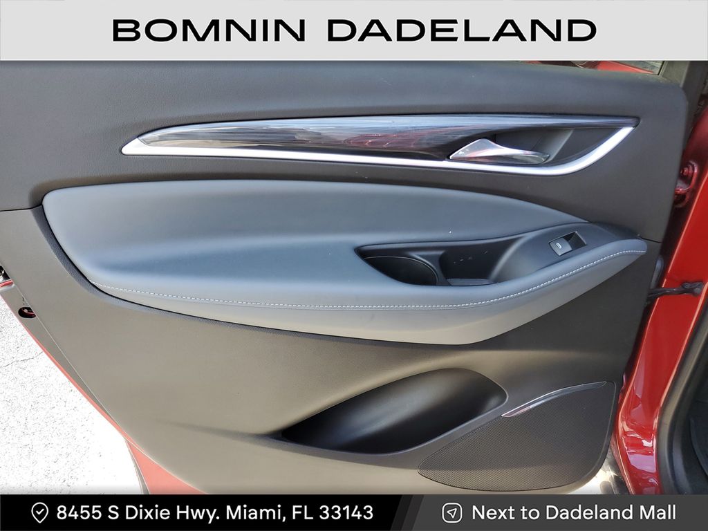 2023 Buick Enclave Essence photo 7
