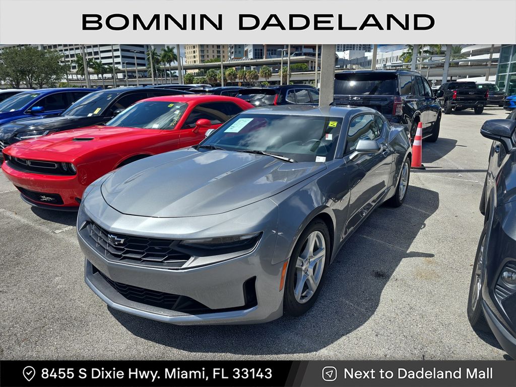 2023 Chevrolet Camaro 1LT photo 2