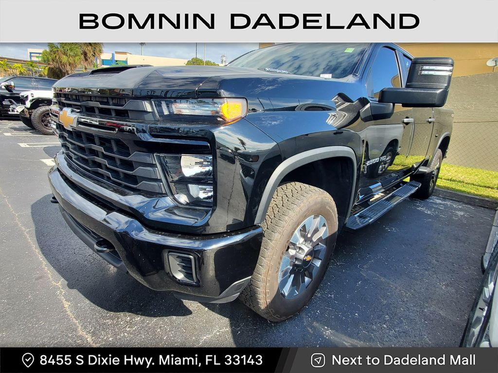 2024 Chevrolet Silverado 2500HD Custom photo 2