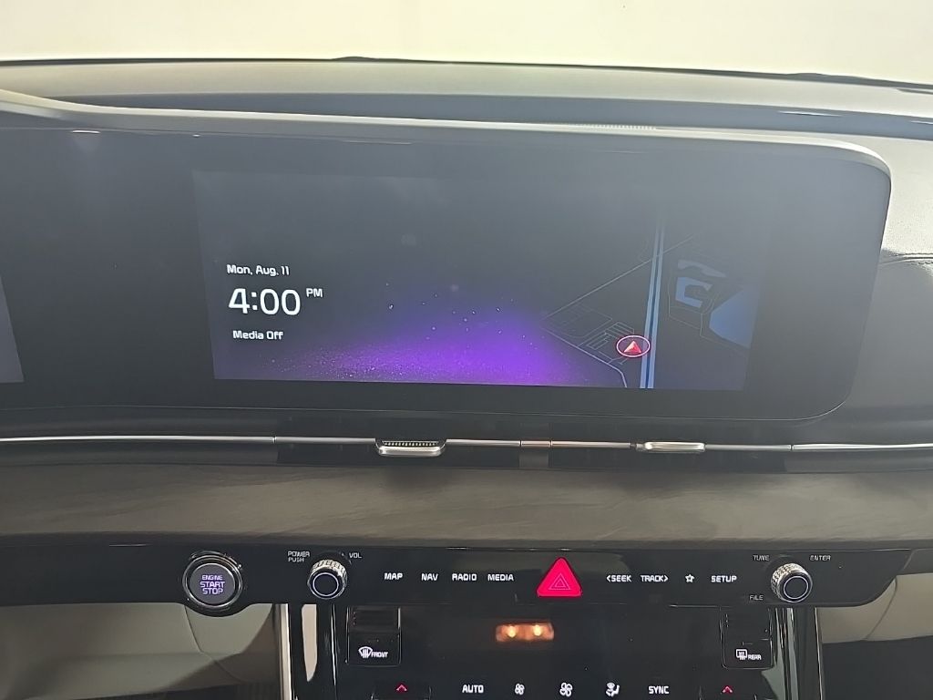 2023 Kia Carnival SX photo 8
