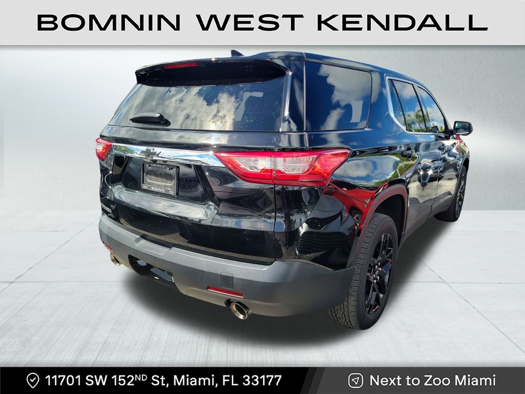 2021 Chevrolet Traverse LS photo 4